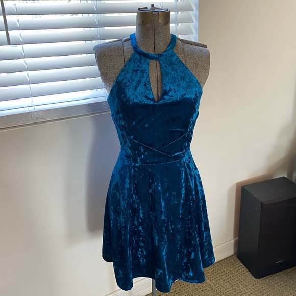 Greylin Dresses & Skirts - Teal formal party dress